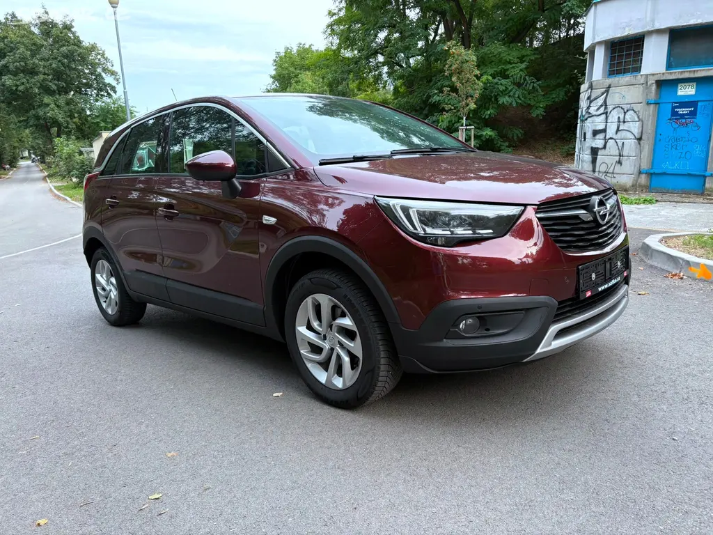 Opel Crossland X, 1. MAJITEL