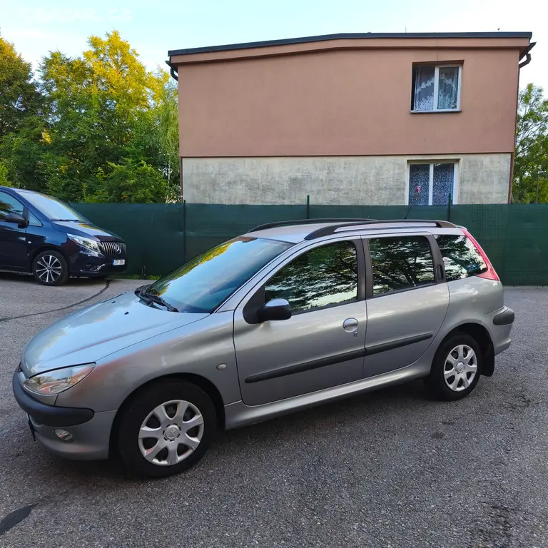Peugeot 206 SW 1.4i 55kw, poctivých 201tkm, klima - fotka 3