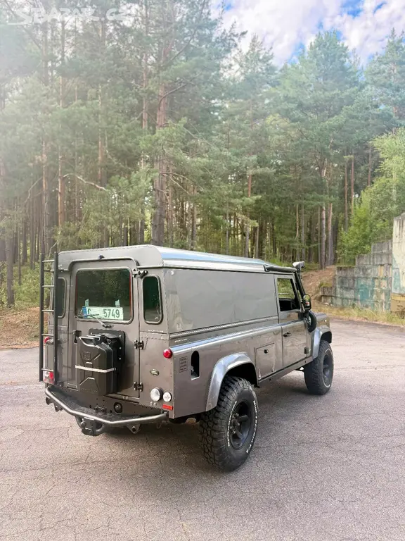 Land Rover Defender 110 Hard Top Td5 - fotka 4