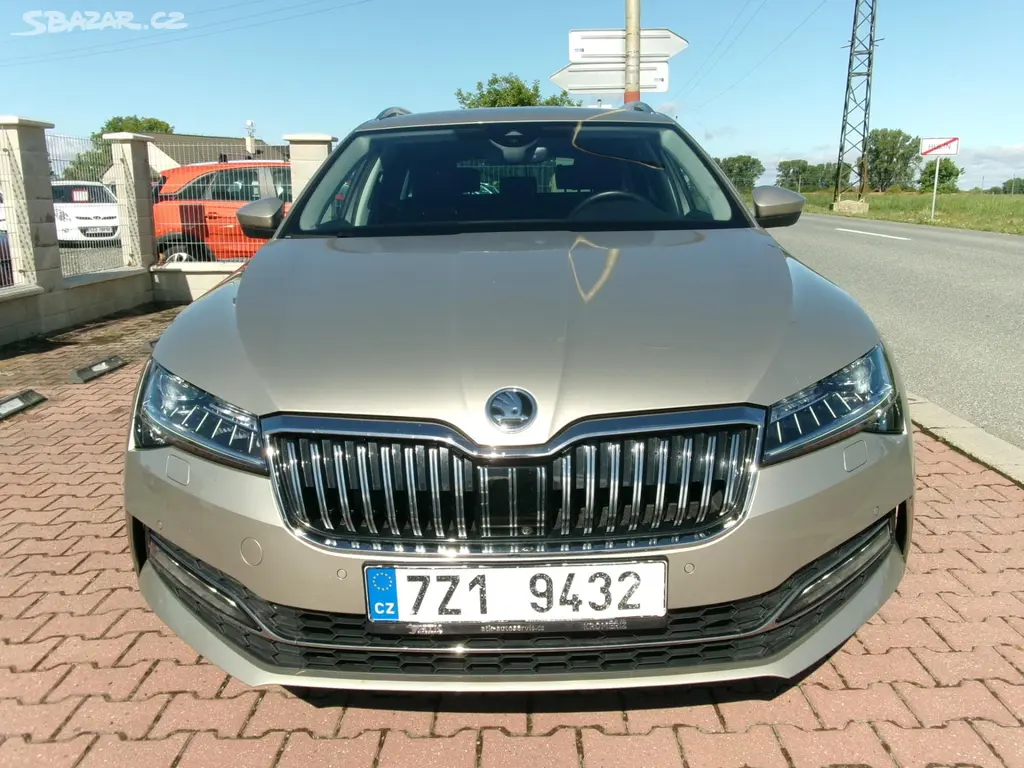 Škoda Superb, 2,0TDI L&K 4x4 DSG ACC MATRIX - fotka 3