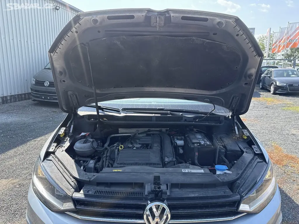 Volkswagen Touran, 1.2Tsi 81KW 7-MÍST TAŽNÉ ŘEMEN - fotka 3