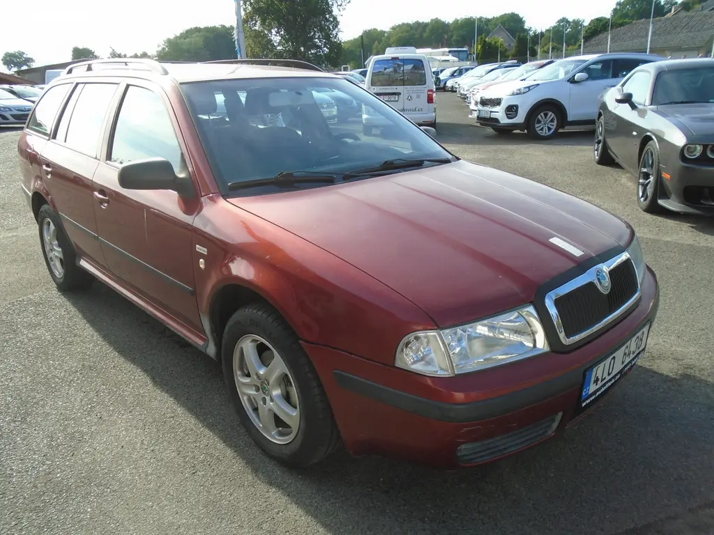 Škoda Octavia 1.6 75kW - fotka 3