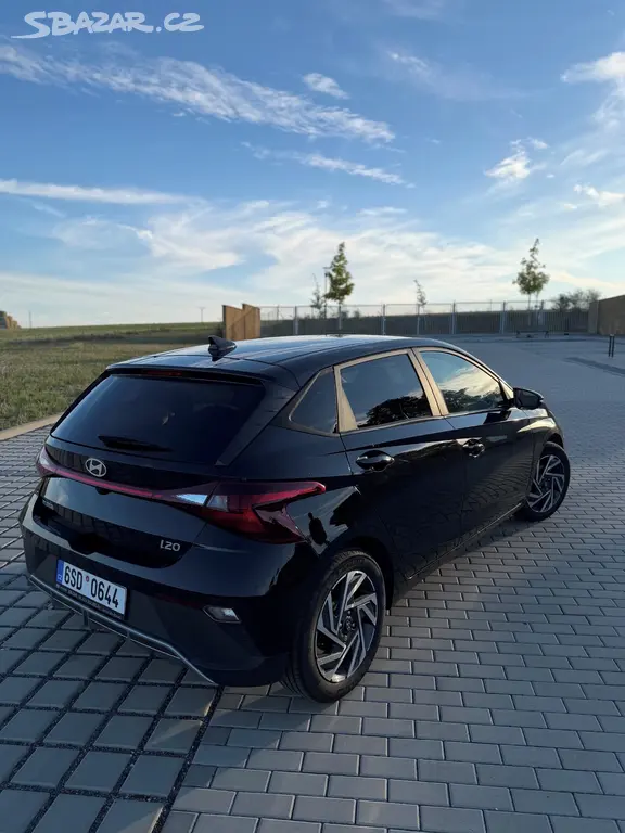 Hyundai i20, 1.2i Smart Climate, Černá,hatchback - fotka 4