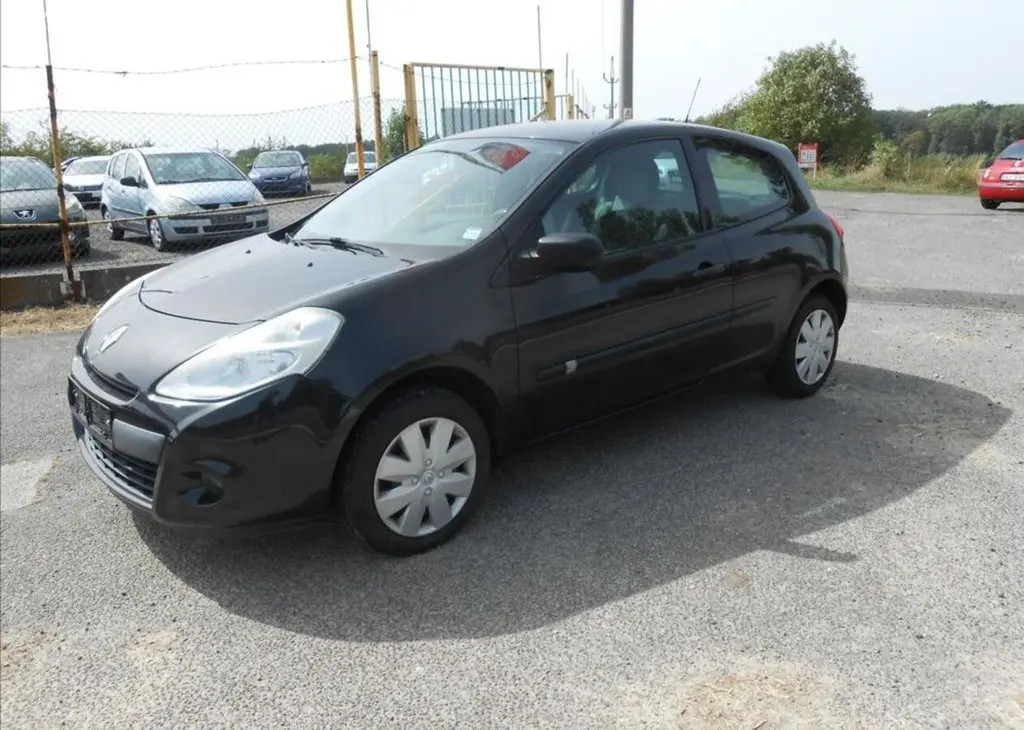 Renault Clio 1,2 55 kW Serviska benzín