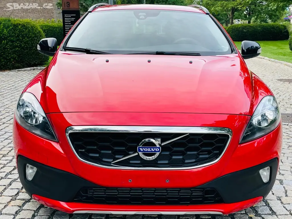 Volvo V40, 2.0D3 AUT CROSS COUNTRY TAŽNÉ - fotka 5