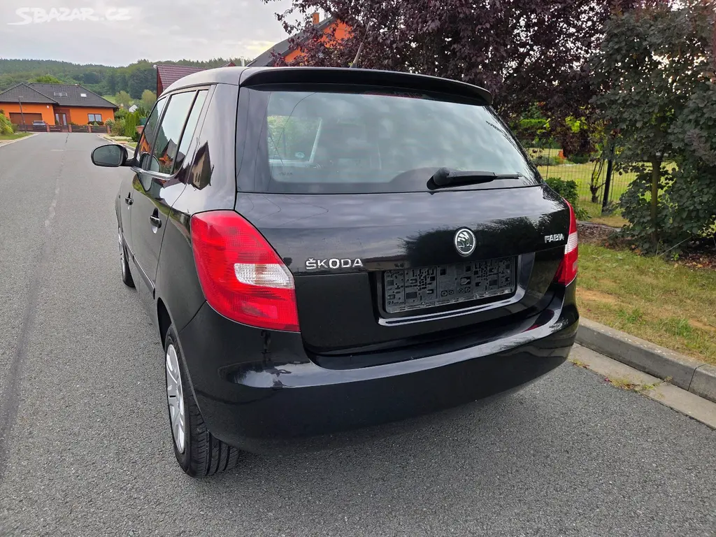 Škoda Fabia II facelift 1.2 44kw AMBIENTE rok 2013 - fotka 4
