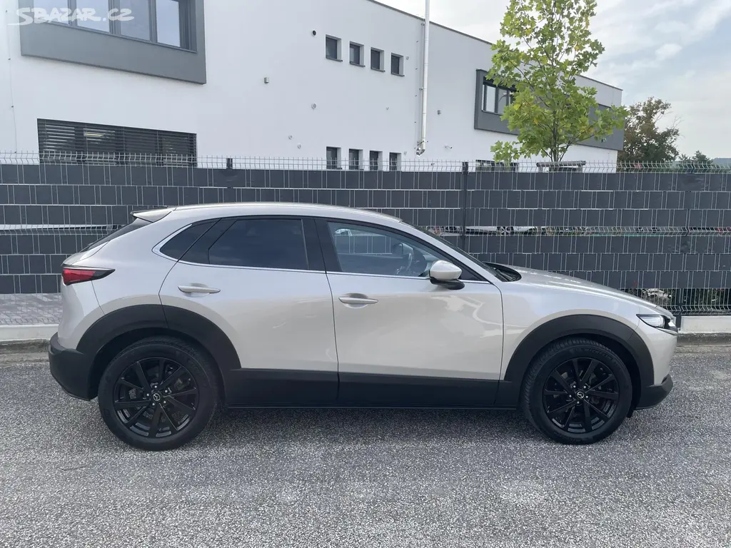 Mazda CX-30, 2.0 SKYACTIV-X 137kW COSMO 4x4 - fotka 6