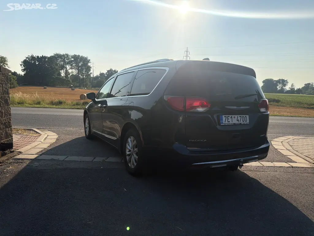Chrysler Pacifica 3,6 Limited LPG Radar 360 2018 - fotka 3