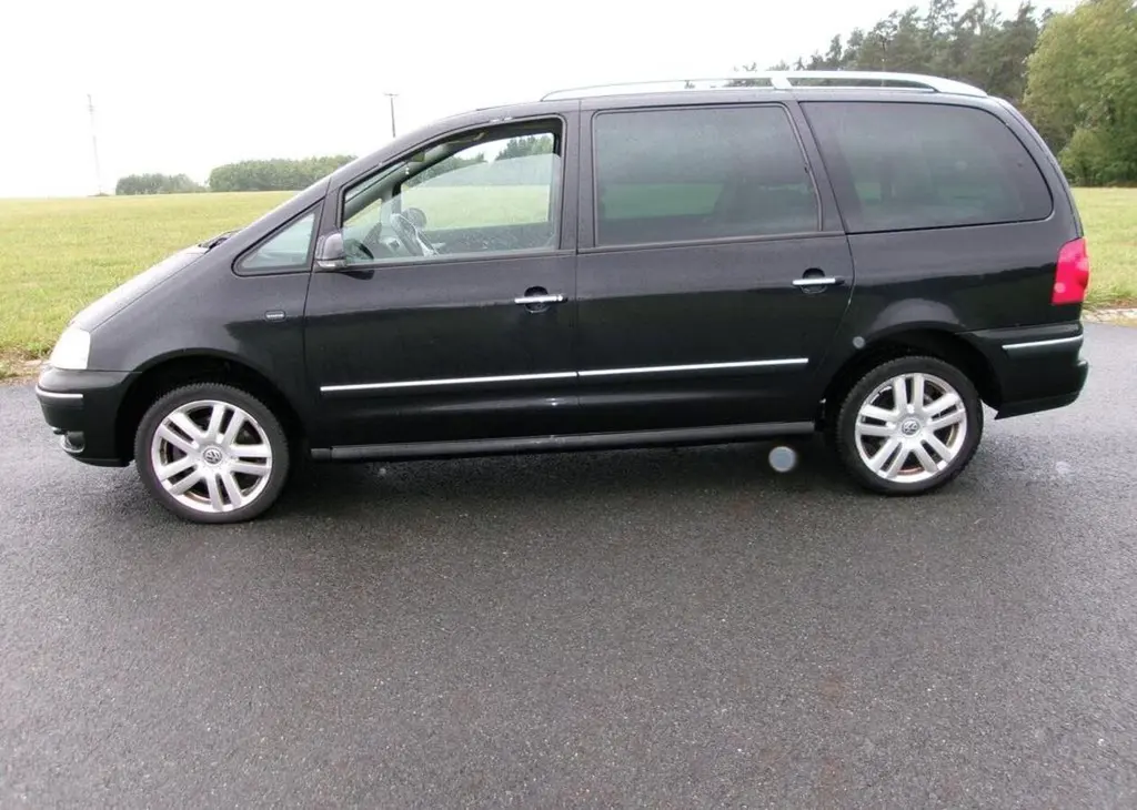 Volkswagen Sharan 2,0TDI 103kw 7 místné nafta - fotka 2