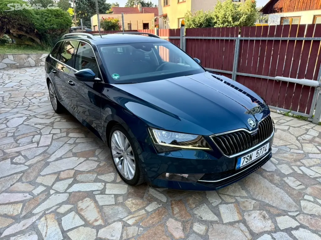Škoda Superb, 2.0 TDI 110KW DSG STYLE TOP - fotka 3