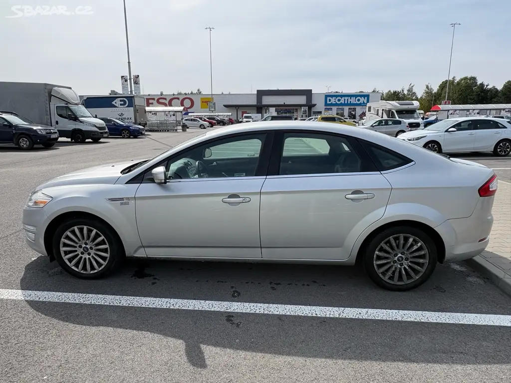 Ford Mondeo 1.6 118 kW ([telefon skryt] km - fotka 5
