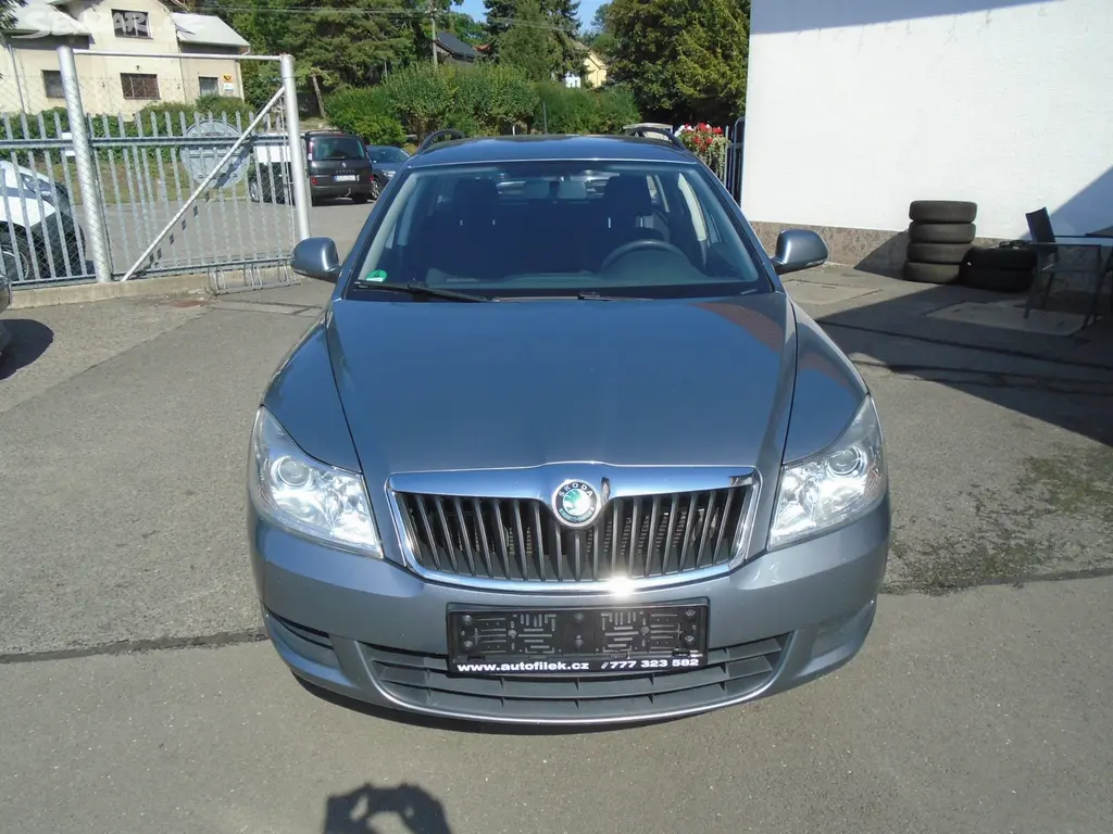 Škoda Octavia 1.6 TDI - fotka 2