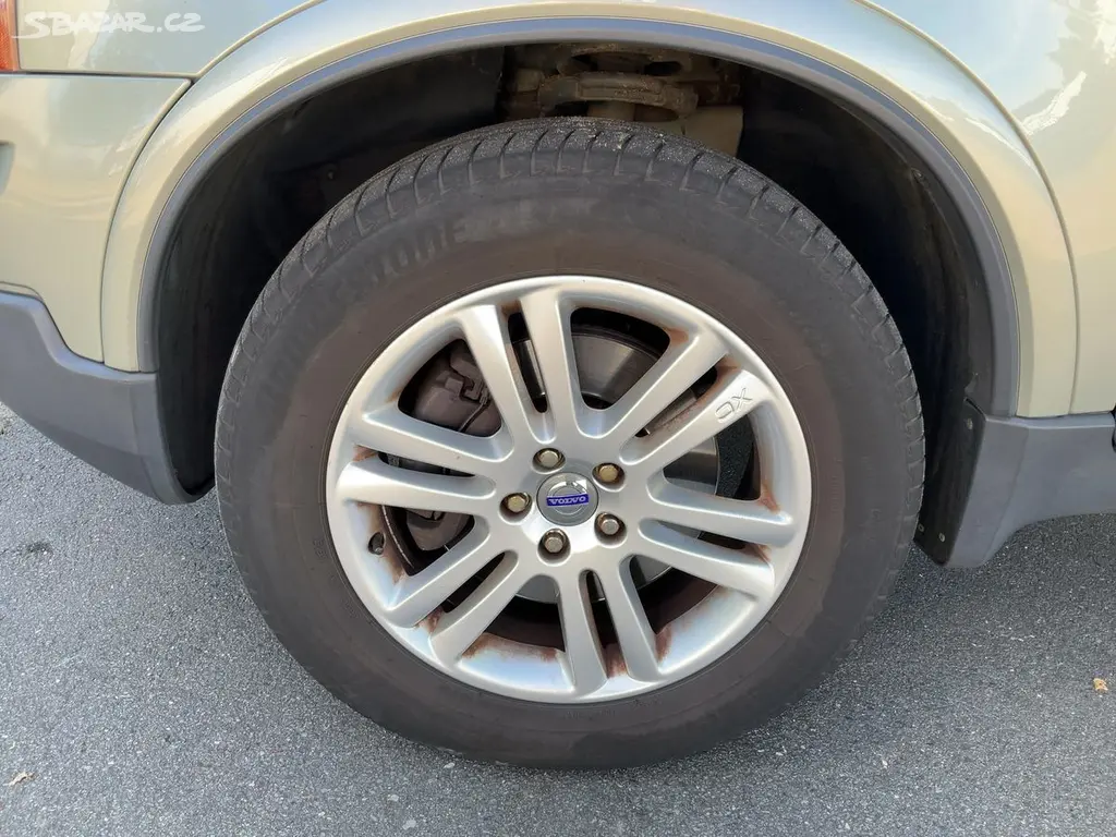Volvo XC90 2.4 D5 136kW,Manuál,7.Míst,1.Maj.Šíbr. - fotka 3