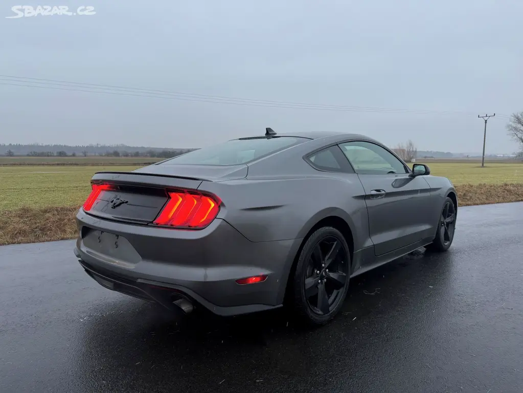 Ford Mustang 2.3 EcoBoost Manuál MBRP TUNING 2021 - fotka 3
