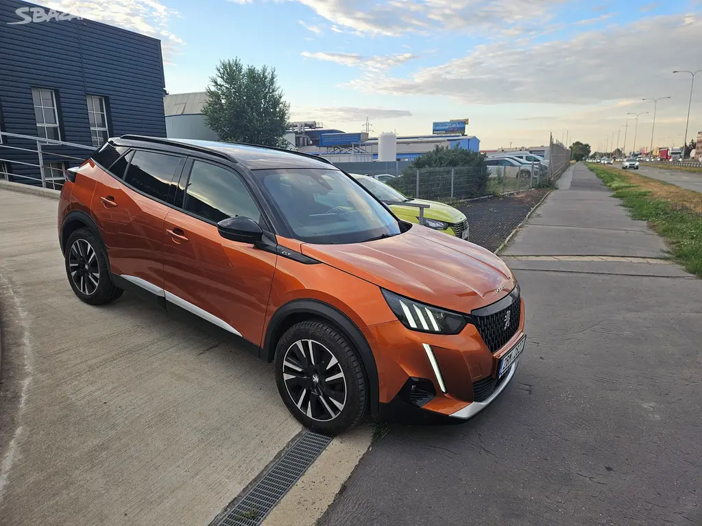 Peugeot 2008 GT 1.2 PureTech 155 k EAT8 - fotka 4