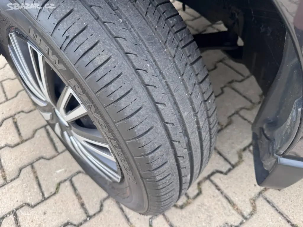 Subaru Forester, 4X4 2,0i 110KW 2. MAJ KM TAŽNÉ - fotka 2