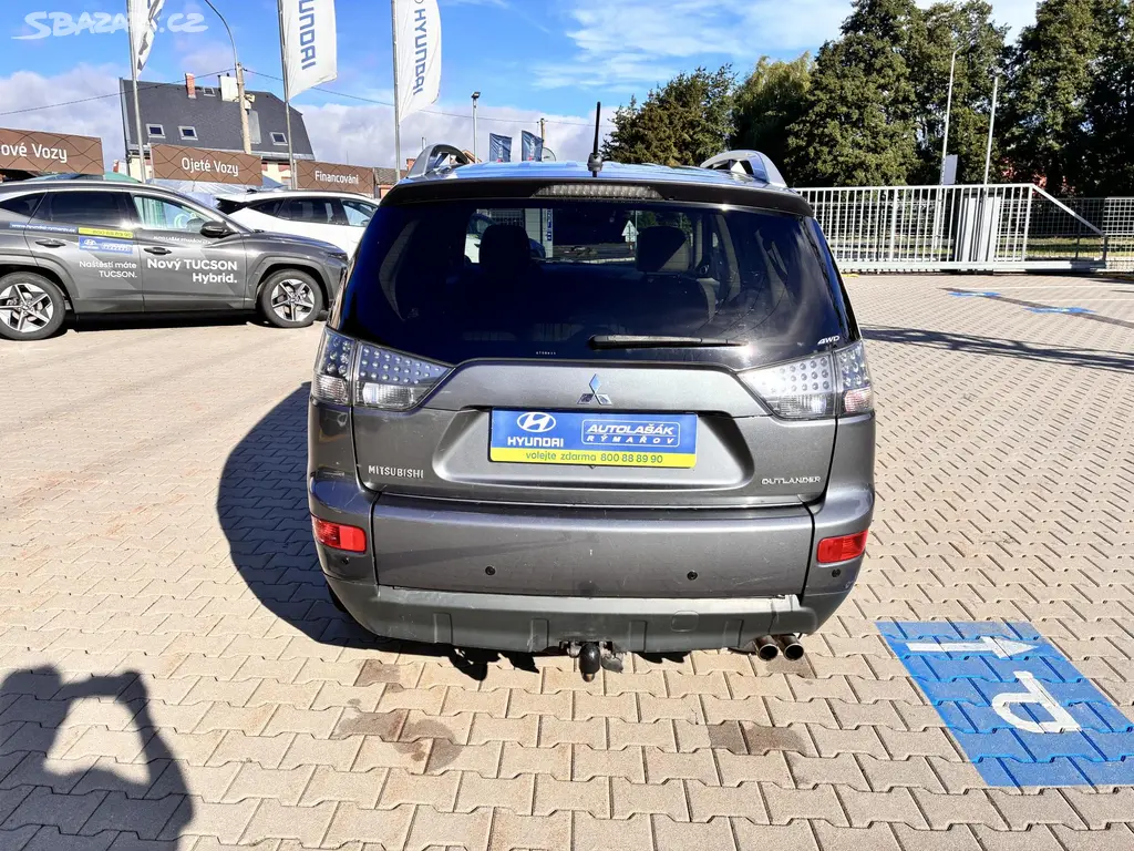 Mitsubishi Outlander, 2.0DiD 103kW 4x4 7MÍST INSTYLE - fotka 6