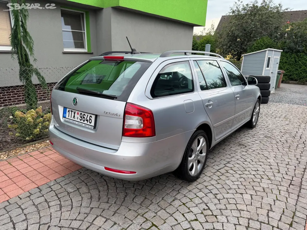 ŠKODA OCTAVIA KOMBI 2.0 TDI 103KW ELEGANCE - fotka 2