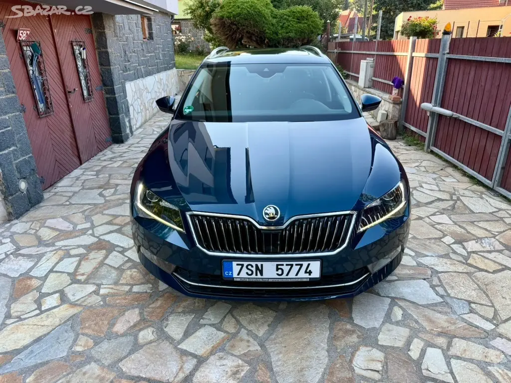 Škoda Superb, 2.0 TDI 110KW DSG STYLE TOP - fotka 2