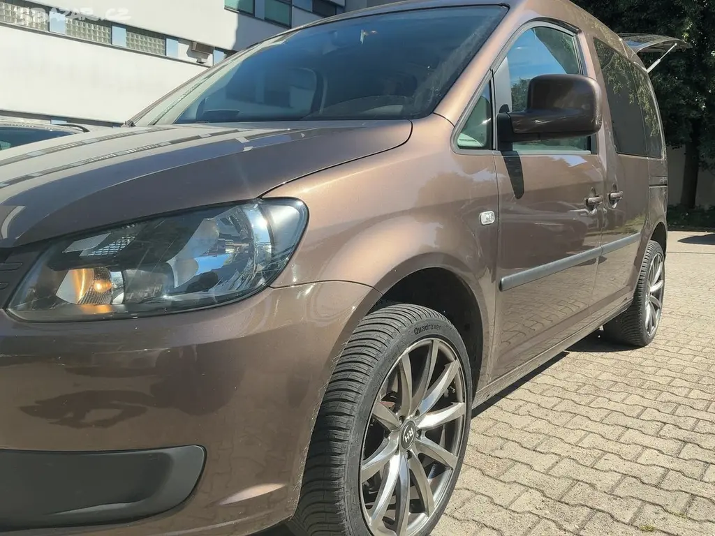 Volkswagen Caddy, 2.0Tdi 103KW VYHŘ. SED r.2015 - fotka 5