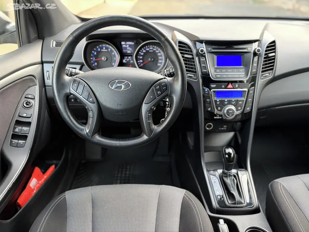 Hyundai i30, 1.6GDi Automat 66tiskm. Rv2016 - fotka 4