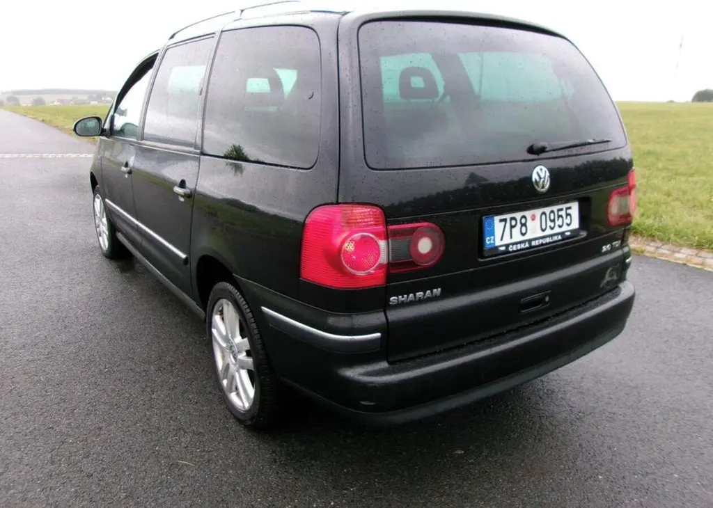 Volkswagen Sharan 2,0TDI 103kw 7 místné nafta - fotka 3