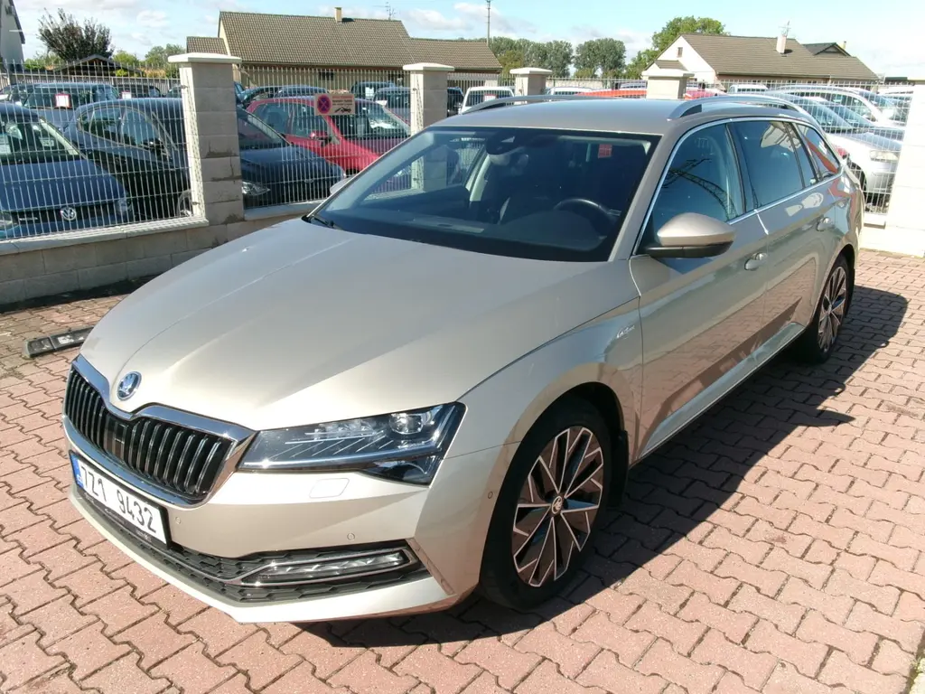 Škoda Superb, 2,0TDI L&K 4x4 DSG ACC MATRIX