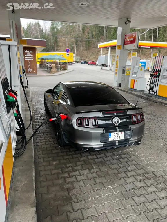 Ford Mustang 3.7 V6 2014 - Automat | 140tis najeto - fotka 6