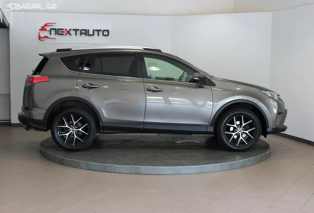 Toyota Rav4, 2.0 D-4D 105kW,1. MAJITEL ČR - fotka 6