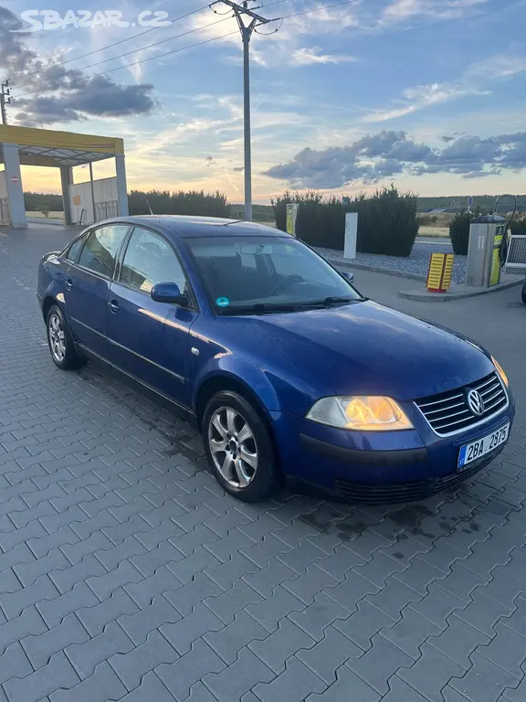VW Passat 1.6 benzín - fotka 3