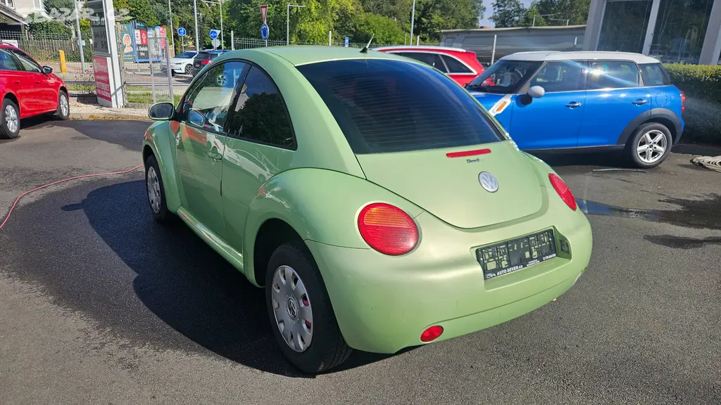 Volkswagen New Beetle 1,6i - fotka 3