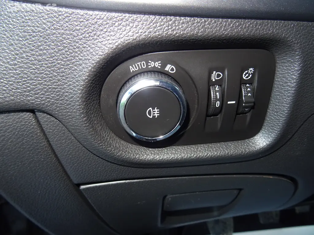 Opel Astra K 1,0T 2x sada kol,spotřeba 5,4L/100km - fotka 6