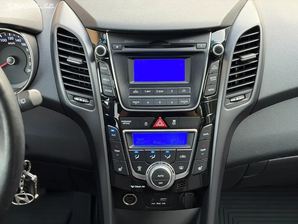 Hyundai i30, 1.6GDi Automat 66tiskm. Rv2016 - fotka 6
