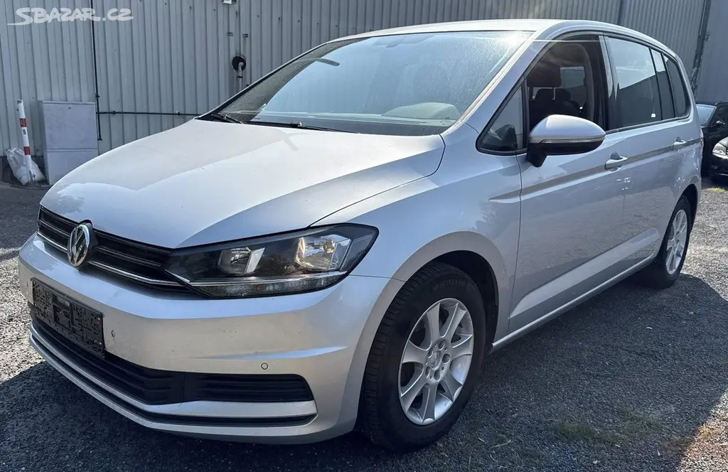 Volkswagen Touran, 1.2Tsi 81KW 7-MÍST TAŽNÉ ŘEMEN