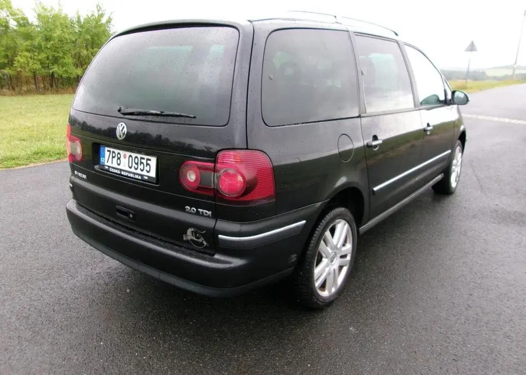 Volkswagen Sharan 2,0TDI 103kw 7 místné nafta - fotka 5