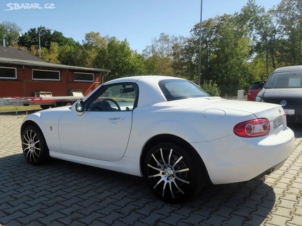 Mazda MX-5 1.8 i 16V 93 kW Roadster Coupé - fotka 6