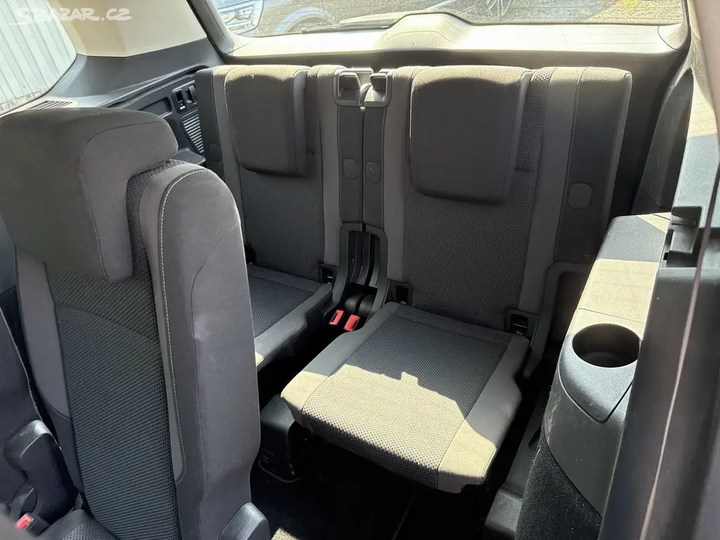 Volkswagen Touran, 1.2Tsi 81KW 7-MÍST TAŽNÉ ŘEMEN - fotka 4