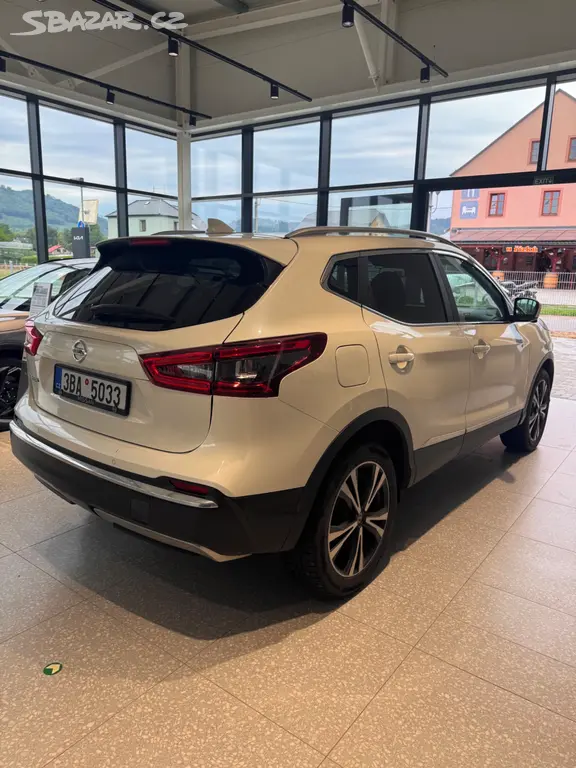 Nissan Qashqai 1.6 DIG-T - fotka 4