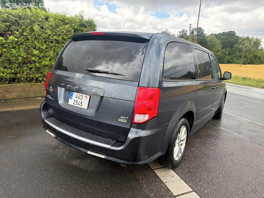 Dodge Grand Caravan 3,6 SXT Crew RT 2014 - fotka 4