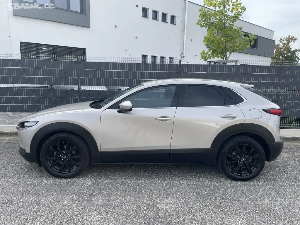 Mazda CX-30, 2.0 SKYACTIV-X 137kW COSMO 4x4 - fotka 5