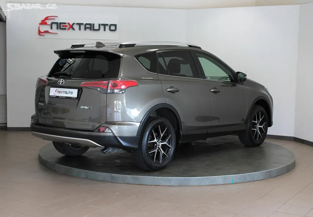 Toyota Rav4, 2.0 D-4D 105kW,1. MAJITEL ČR - fotka 5