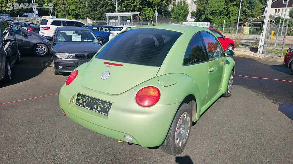 Volkswagen New Beetle 1,6i - fotka 4