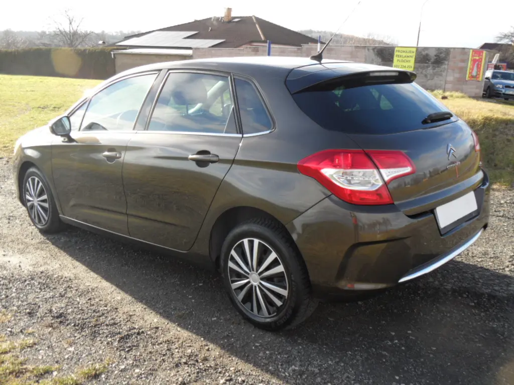 Citroen C4 1.6 HDi,68kw,1 maj.zak. v ČR,naj.114000 - fotka 6