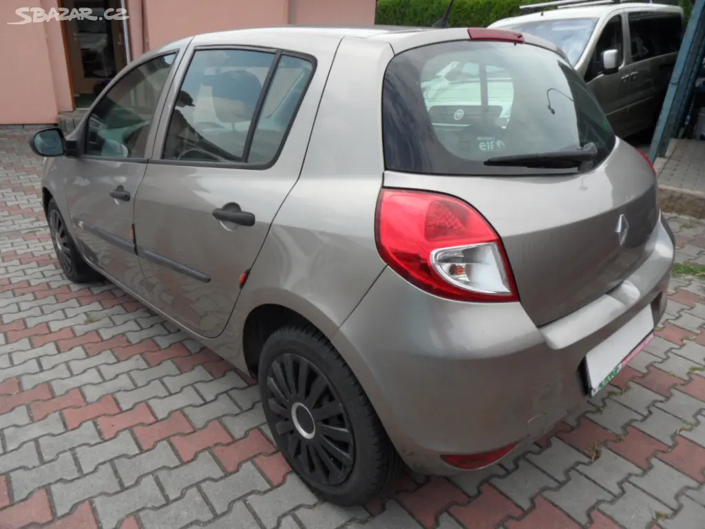 Renault Clio 1.2 benzín,najeto 105000km,zak. v ČR - fotka 6