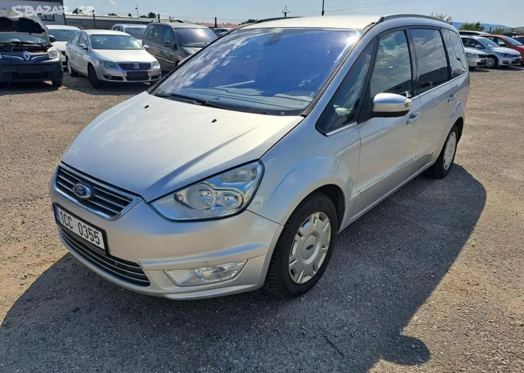 Ford Galaxy 2,0 TDCI Ghia nafta automatická - fotka 3