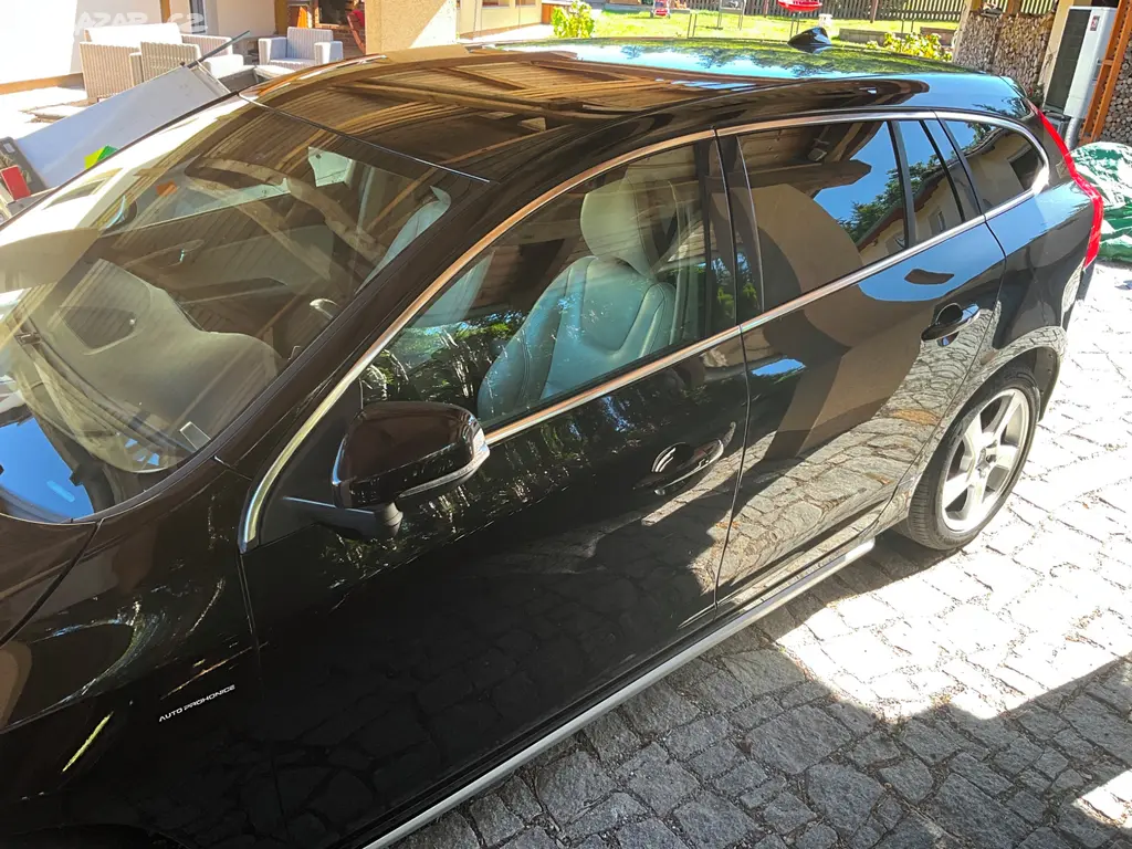 Volvo V60 - fotka 2