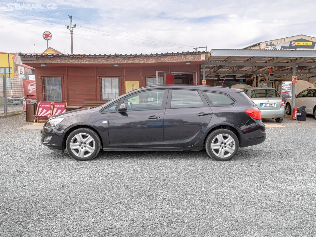 Opel Astra 1.4i 16V 74KW SERVISKA