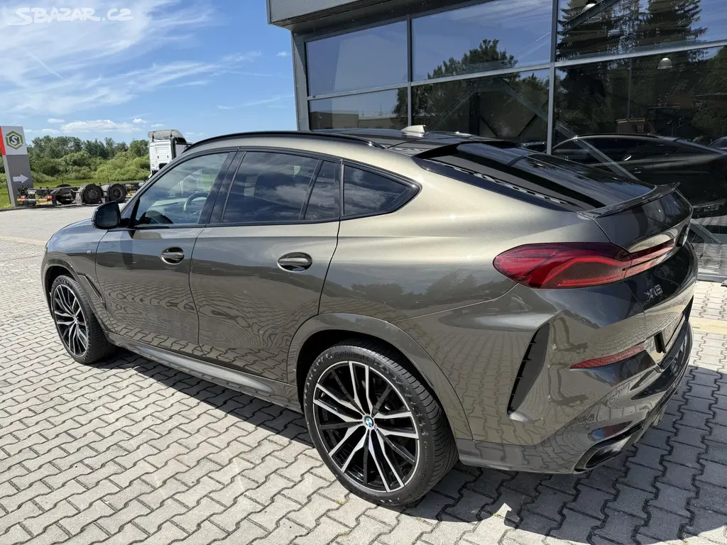 BMW X6, 30XD 210kW M-PAKET R22 BLACK!! - fotka 6