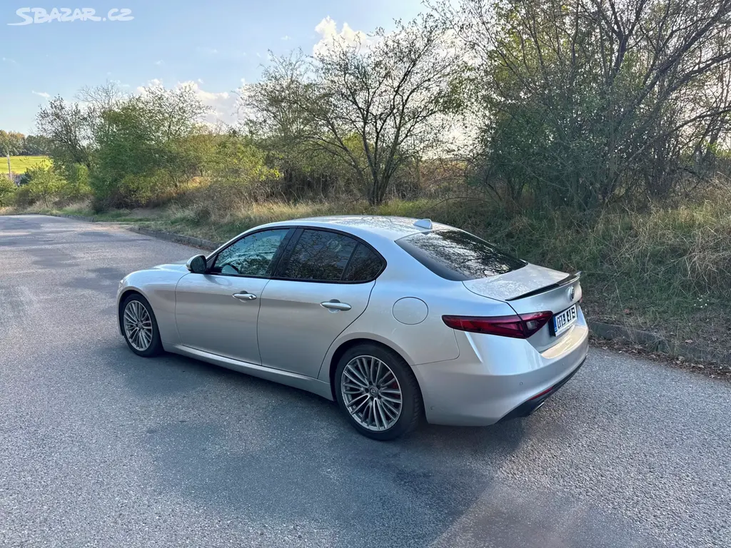 Alfa Romeo Giulia 2.2 D Super - fotka 4