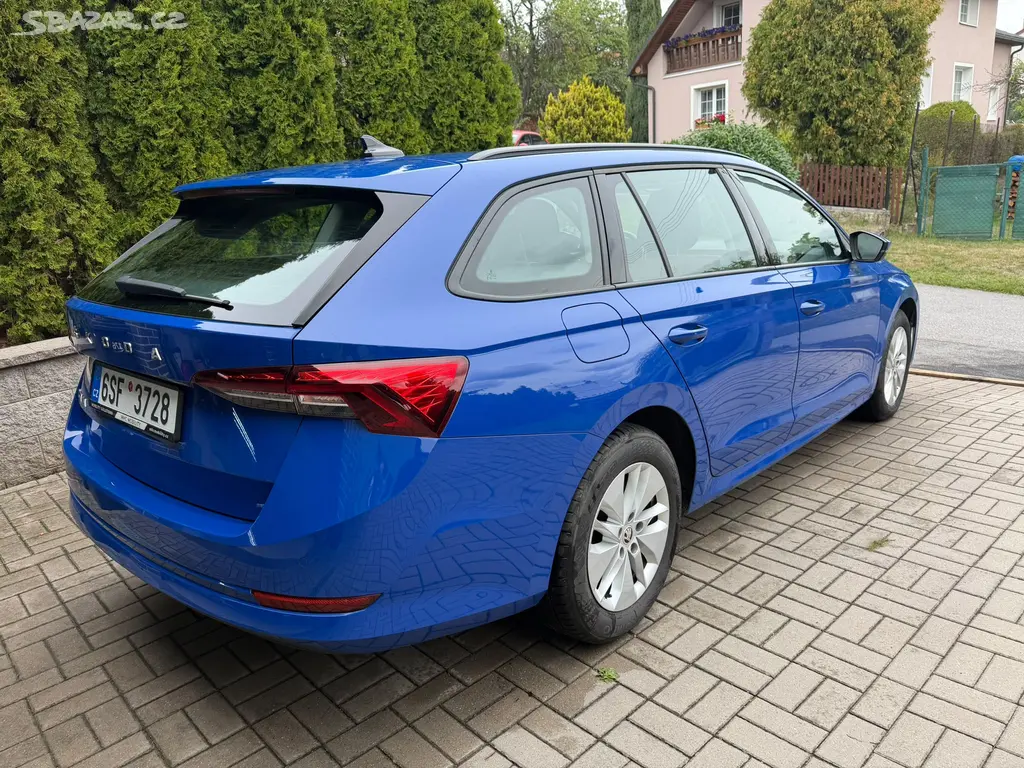 Škoda Octavia, 2,0TDi,ambient+,DSG,1majCZ,DPH - fotka 6